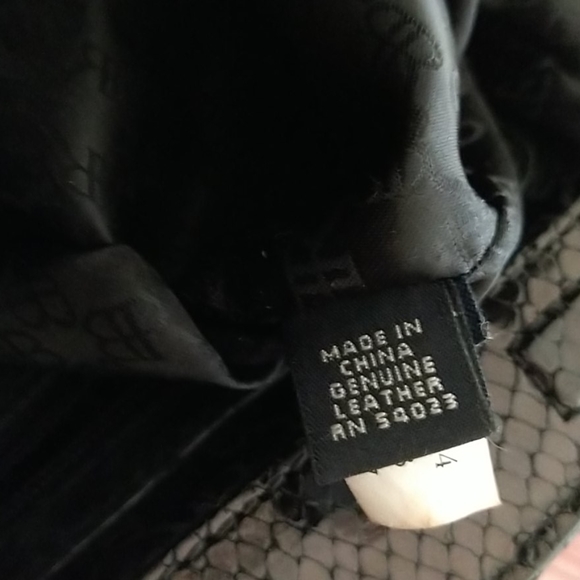 Banana Republic Croc Leather hand bag. - Picture 4 of 7